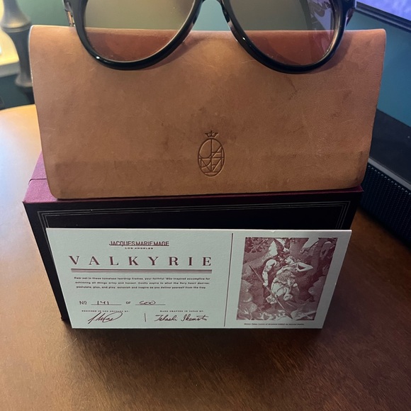 Valkyrie Sunglasses with Case